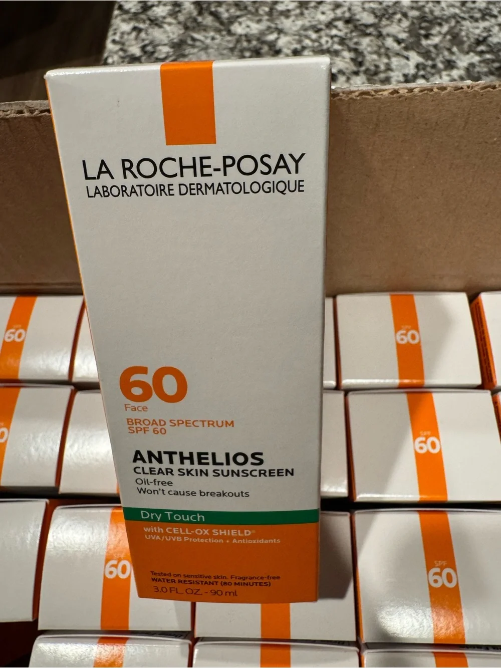 ANTHELIOS CLEAR SKIN OIL FREE SUNSCREEN SPF 60